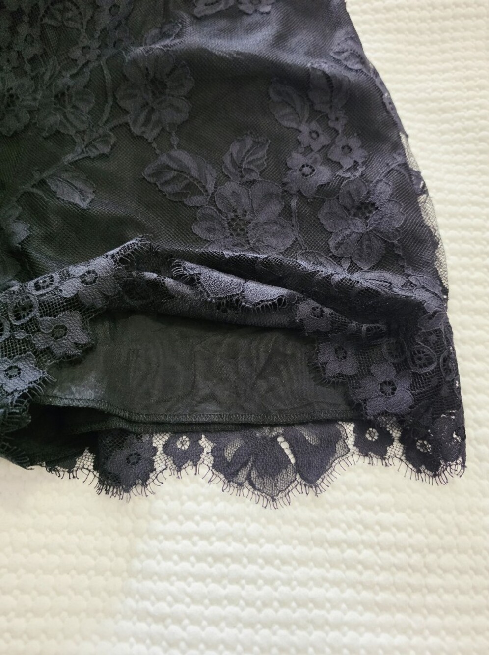 Anna Sui Floral Lace Short - Picture 7 of 7